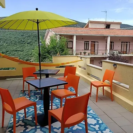 بيت ضيافة Sa Stiddiosa Gadoni